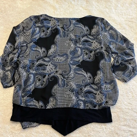 Apt 9 Light Weight Blouse w Under Shirt - Picture 6 of 6